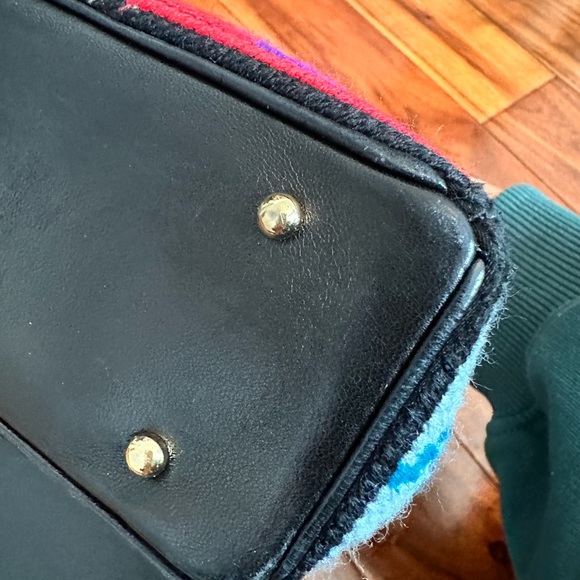 Chanel needlepoint tote - Picture 3 of 6